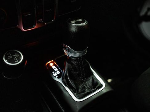 Used 2024 Jeep Wrangler Sahara image 20