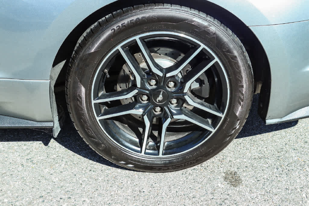 Used 2020 Ford Mustang Premium RWD image 9