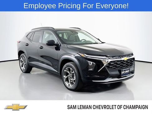 New 2026 Chevrolet Trax LT w/ Driver Confidence Package FWD image 1