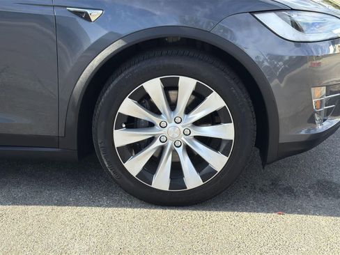 Used 2020 Tesla Model X Long Range image 36