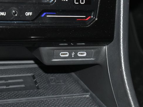 Used 2025 Volkswagen Jetta SE FWD image 14