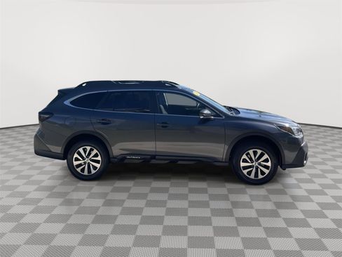Used 2020 Subaru Outback Premium AWD/4WD image 3