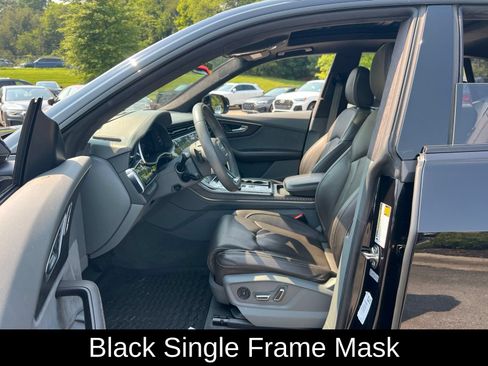 Used 2019 Audi Q8 Prestige w/ Luxury Package AWD/4WD image 29
