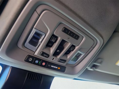 Used 2024 GMC Sierra 2500 Denali w/ Denali Reserve Package image 23