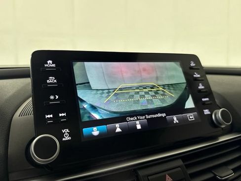 Used 2018 Honda Accord Touring image 21