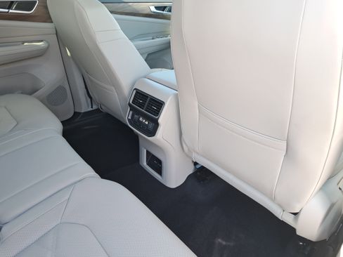 New 2026 Volkswagen Atlas SE image 11