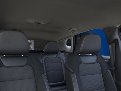 New 2026 Chevrolet Trax LT w/ Midnight Edition FWD image 24