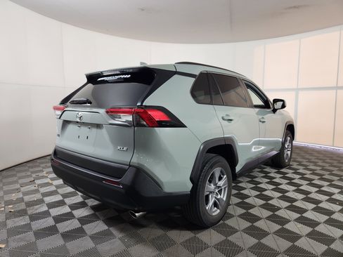 Used 2022 Toyota RAV4 XLE image 7