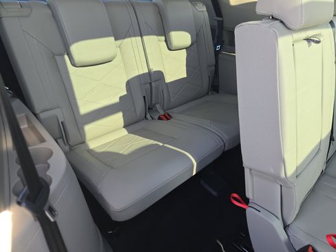 New 2026 Volkswagen Atlas SE image 19