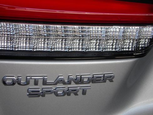 New 2025 Mitsubishi Outlander Sport SE image 8