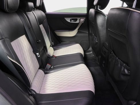 Used 2017 INFINITI QX70 AWD w/ Limited Package image 16