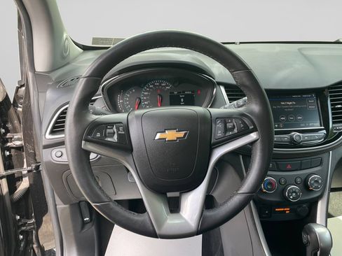 Certified 2022 Chevrolet Trax LT w/ LT Convenience Package AWD/4WD image 22