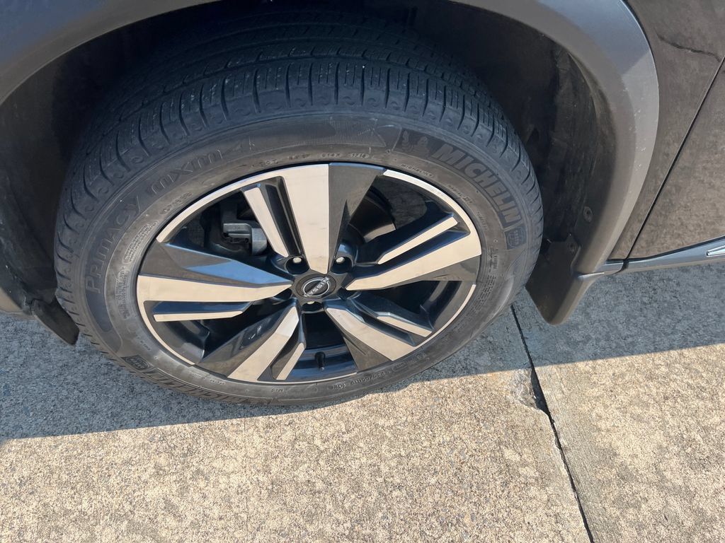 Used 2023 Nissan Rogue SL AWD/4WD image 9