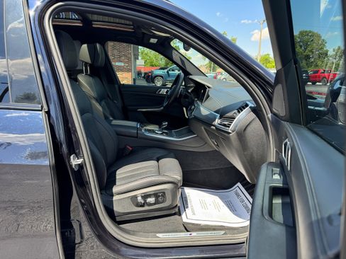 Used 2019 BMW X5 xDrive50i w/ M Sport Package AWD/4WD image 17