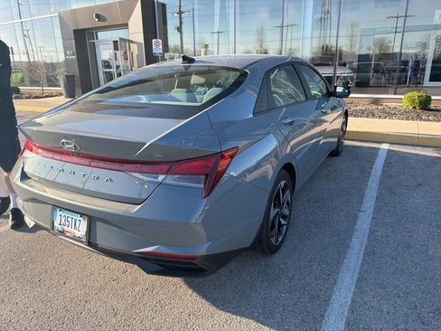 Used 2023 Hyundai Elantra SEL w/ Convenience Package image 4