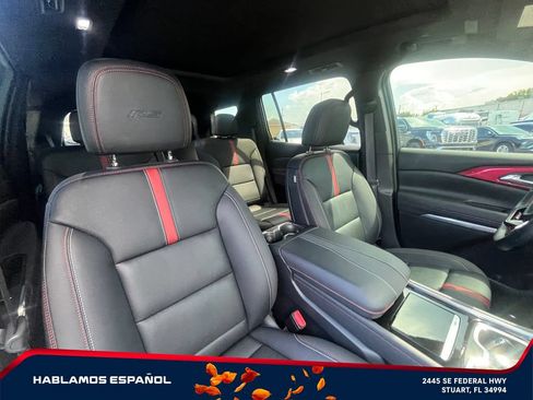 Used 2024 Chevrolet Traverse RS FWD image 16