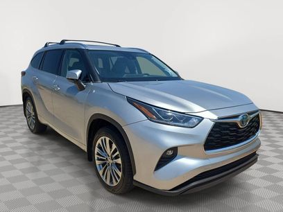 Used 2023 Toyota Highlander Limited