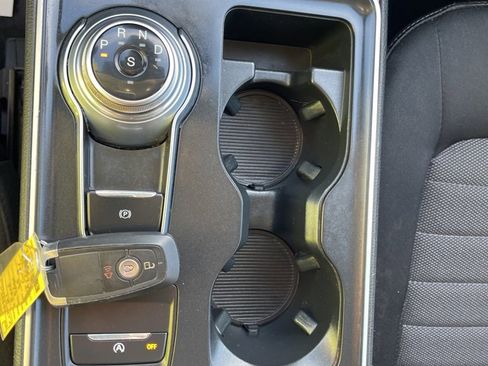 Used 2021 Ford Edge SE w/ Cargo Accessory Package image 24