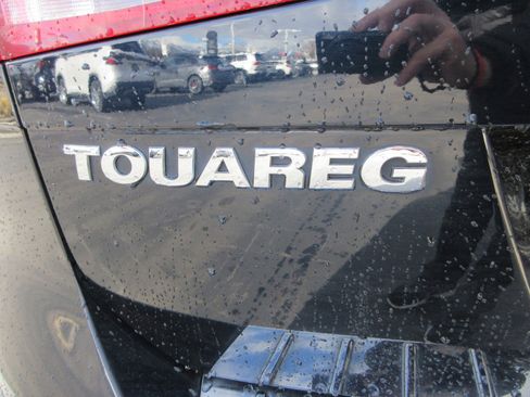 Used 2017 Volkswagen Touareg Executive image 8