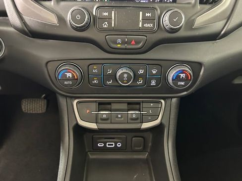 Used 2023 GMC Terrain AT4 image 24