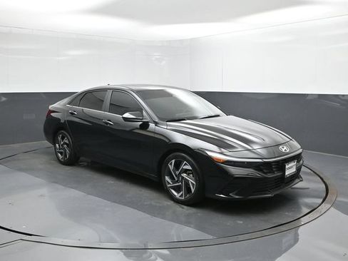 Used 2024 Hyundai Elantra SEL w/ Convenience Package FWD image 26