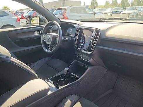 Used 2023 Volvo XC40 Recharge Ultimate w/ Protection Package Premier AWD/4WD image 20