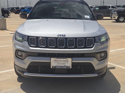 Used 2025 Jeep Compass Limited AWD/4WD image 8