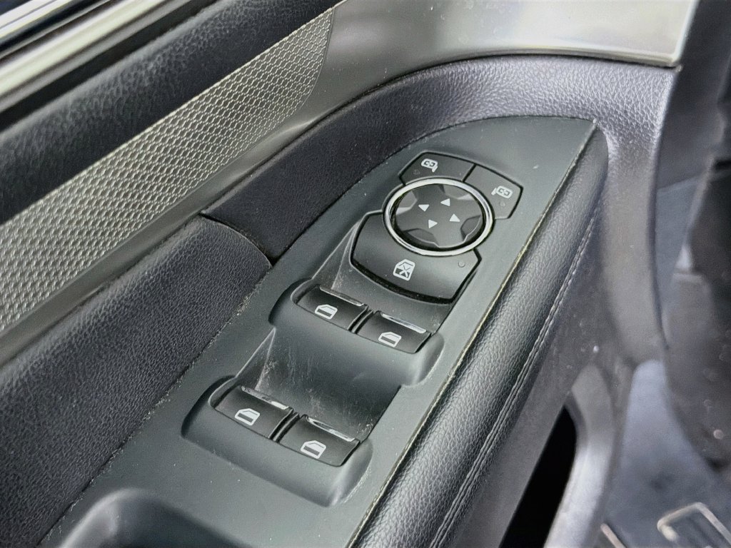 Used 2019 Ford Explorer XLT FWD image 18