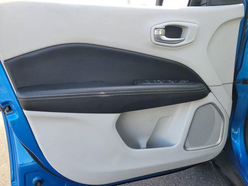 Used 2019 Jeep Compass Latitude image 14