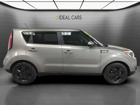 Used 2019 Kia Soul FWD image 4
