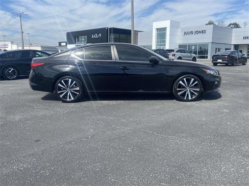 Used 2022 Nissan Altima 2.5 SR image 3