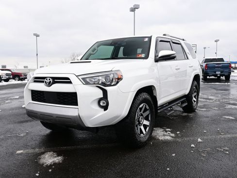 Used 2022 Toyota 4Runner TRD Off-Road Premium image 4