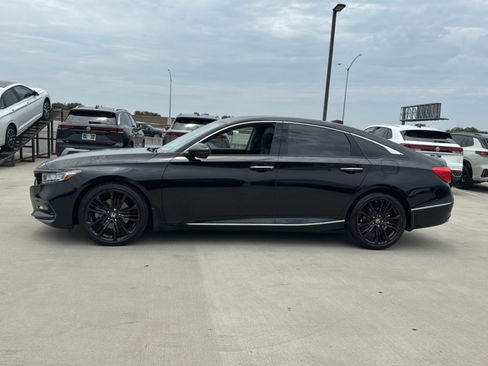 Used 2019 Honda Accord Touring image 5