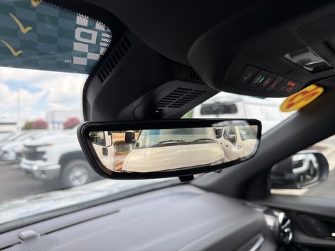 Used 2025 Chevrolet Equinox LT w/ Safety and Technology Package FWD image 27