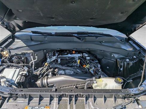 Used 2025 Ford Explorer Active RWD image 23