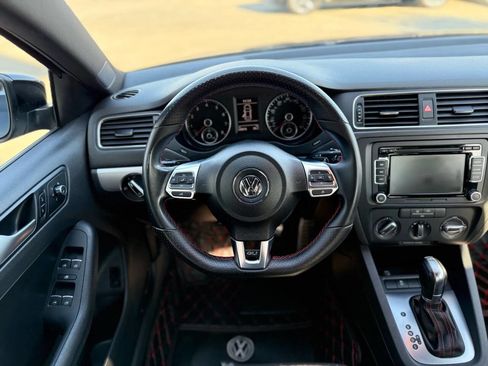 Used 2014 Volkswagen Jetta GLI image 14