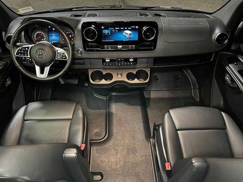 Used 2022 Mercedes-Benz Sprinter 2500 image 41