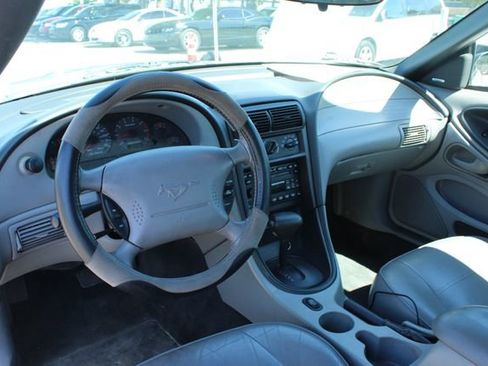Used 2004 Ford Mustang Convertible RWD image 14