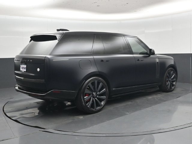 Used 2024 Land Rover Range Rover SV AWD/4WD image 3