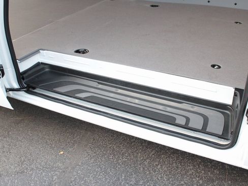 Used 2025 Mercedes-Benz Sprinter 2500 image 7