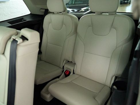 Used 2016 Volvo XC90 T6 Momentum w/ Momentum Plus Package AWD/4WD image 22