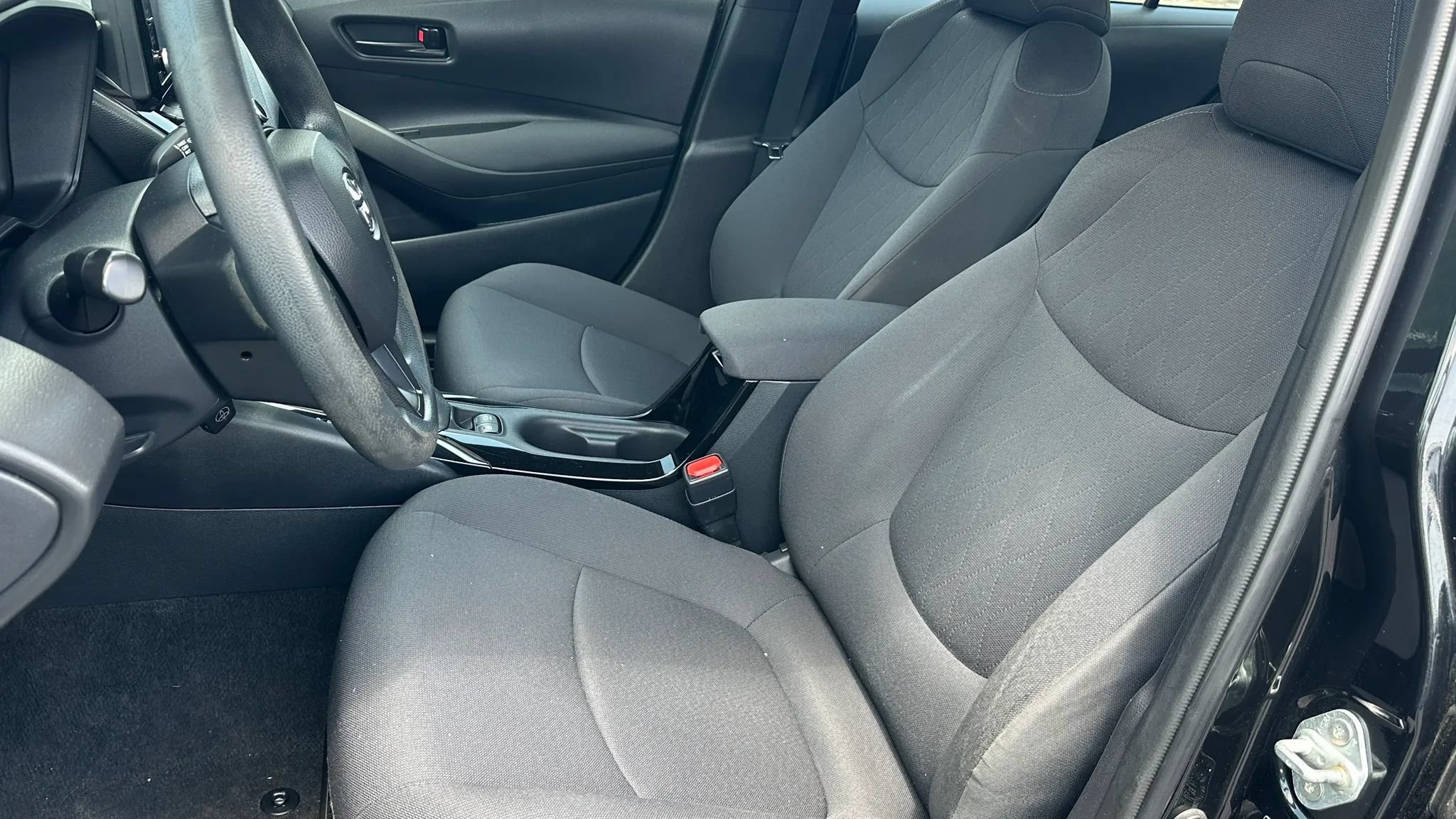 Used 2022 Toyota Corolla LE w/ Premium Interior Package FWD image 22