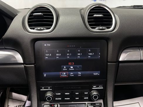 Used 2024 Porsche 718 Boxster Roadster 2D image 32