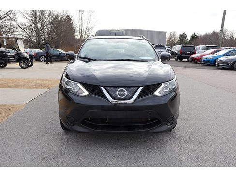 Used 2018 Nissan Rogue Sport SV image 12