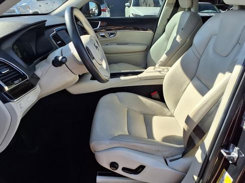 Used 2016 Volvo XC90 T6 Momentum w/ Momentum Plus Package image 6