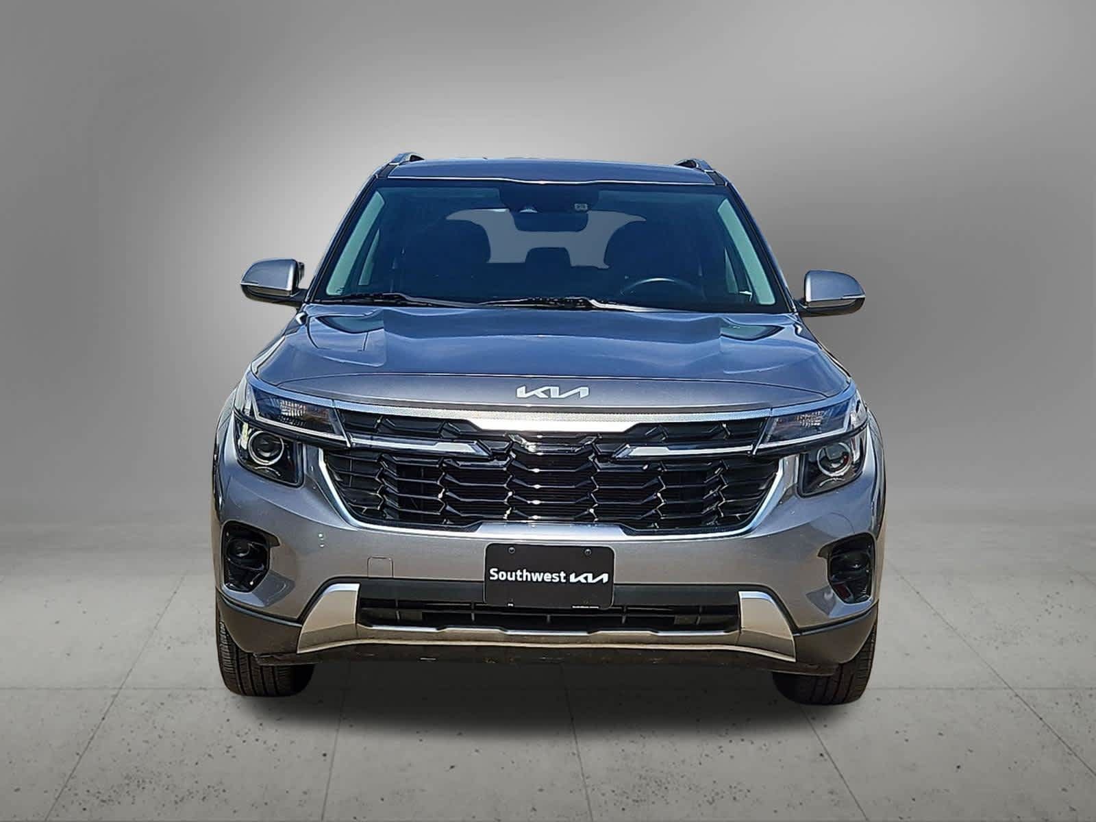 Used 2024 Kia Seltos EX FWD image 8