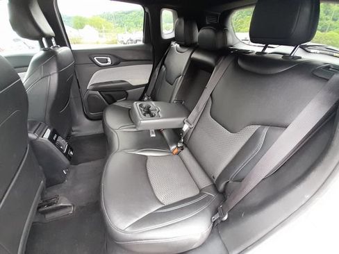 Used 2024 Jeep Compass Latitude AWD/4WD image 33