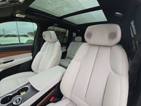 New 2026 Cadillac Vistiq Sport w/ LPO, Floor Liner Package image 11