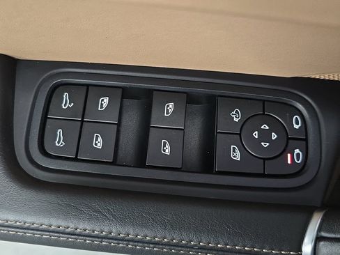 Certified 2022 Porsche Cayenne GTS AWD/4WD image 24