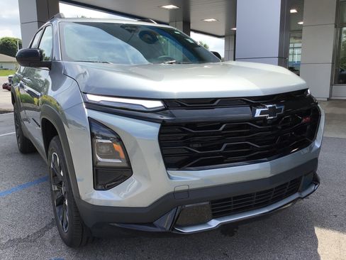 New 2026 Chevrolet Equinox RS w/ LPO, Floor Liner Package FWD image 3